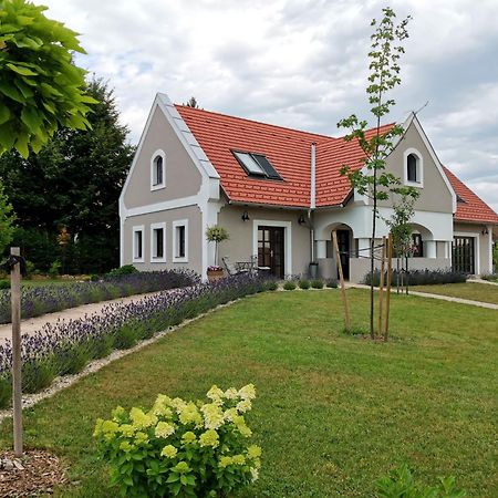 Villa Tilia Vaszoly Екстер'єр фото