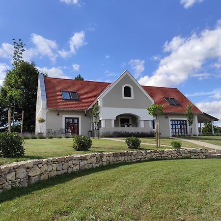 Villa Tilia Vaszoly Екстер'єр фото